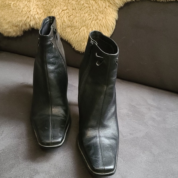 Ankle boots - Picture 2 of 2